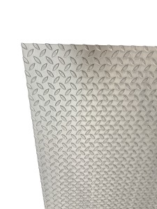 BLACHA NIERDZEWNA RYFLOWANA 1000x2000 x 3 mm  AISI 304